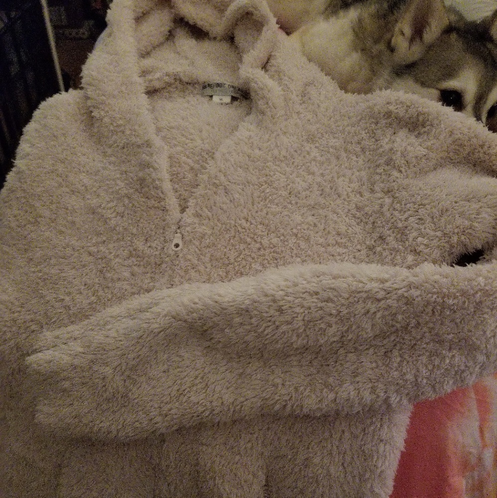 Barefoot dreams hoodie